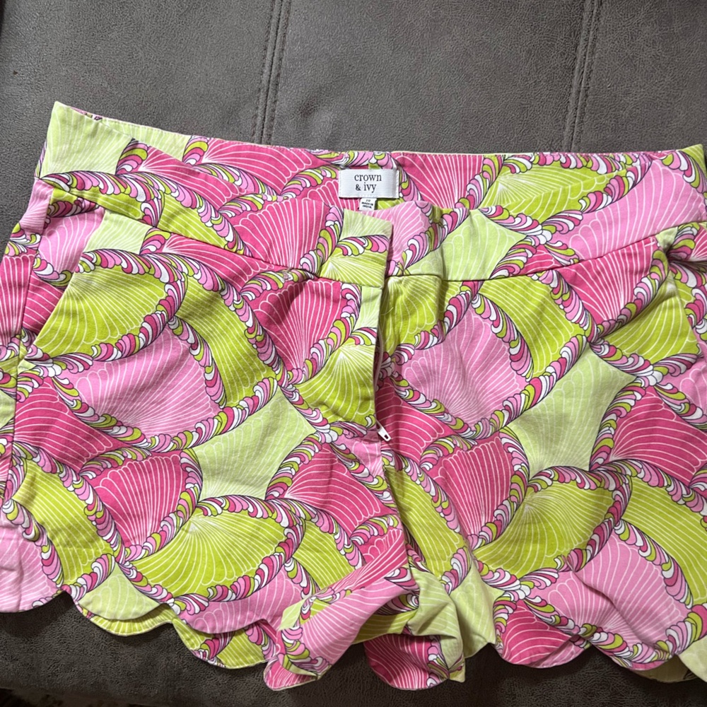 Green and pink crown and ivy shorts